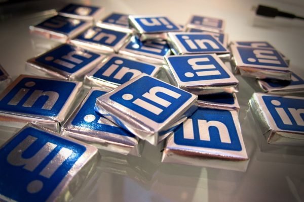 Niente account LinkedIn e non ti interessa aprirlo? Scopri come poter accedere lo stesso alle migliaia di opportunità di lavoro pubblicate quotidianamente sulla piattaforma di networking professionale n.1 al mondo
