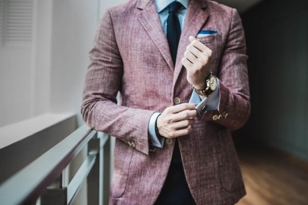 Come vestirsi per il colloquio di lavoro: 4 buone ragioni per scegliere con cura il tuo abbigliamento